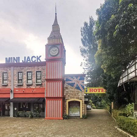 Hotel Container Inn Mitra Reddoorz Gadok Exterior photo
