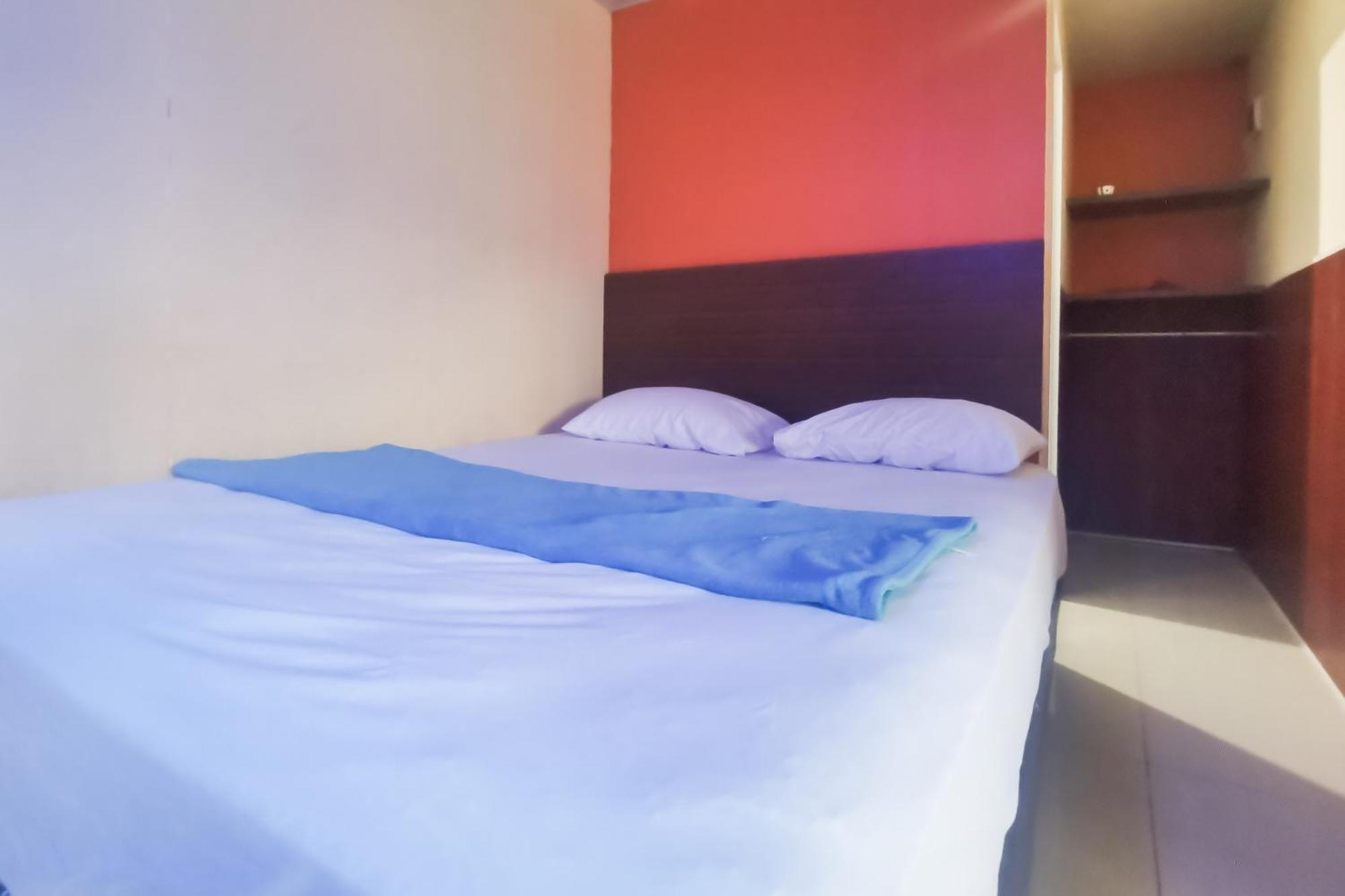 Hotel Container Inn Mitra Reddoorz Gadok Exterior photo