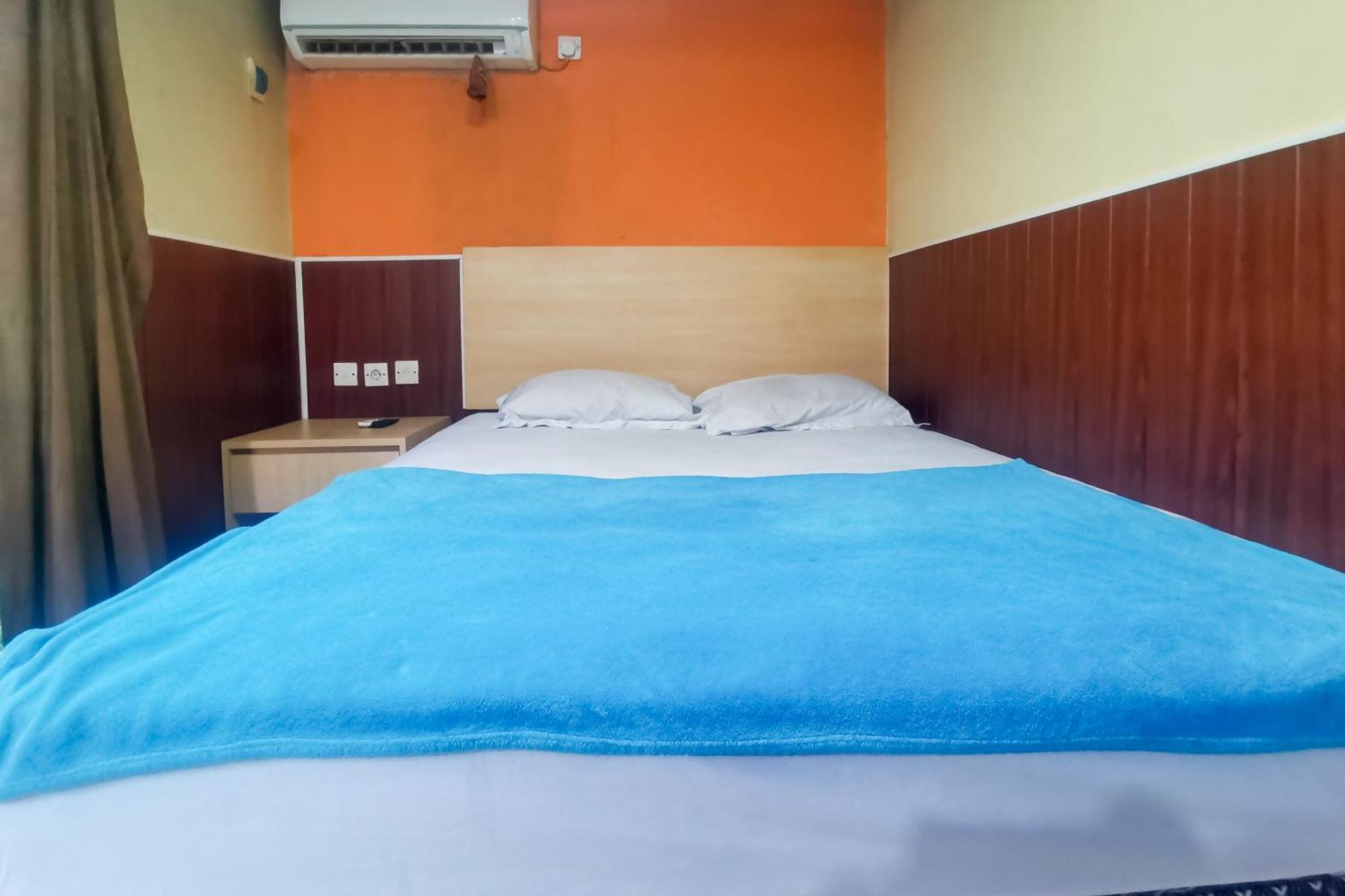 Hotel Container Inn Mitra Reddoorz Gadok Exterior photo