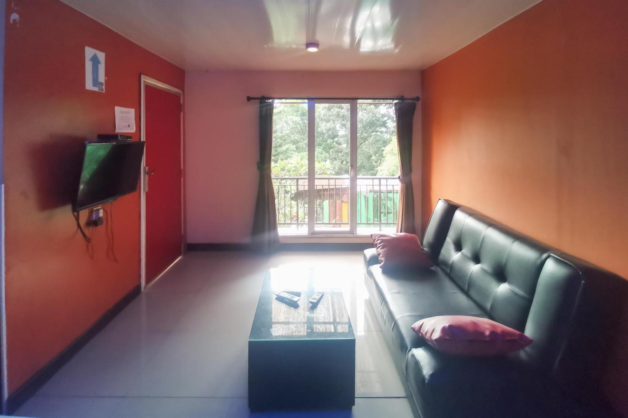 Hotel Container Inn Mitra Reddoorz Gadok Exterior photo